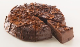 Triple Chocolate cake 4x1,32 kg.